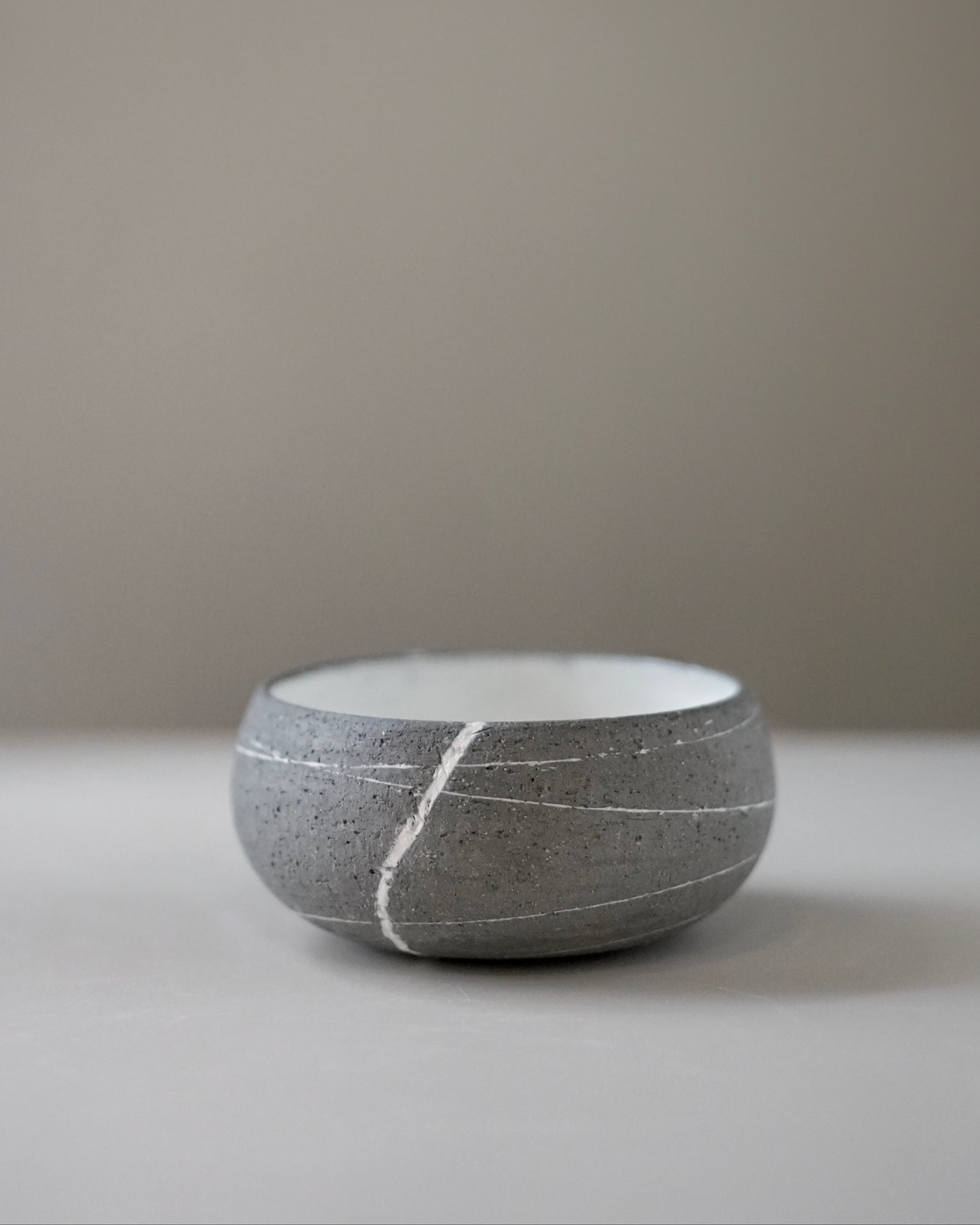 Stillness Pebble 016 / Bowl