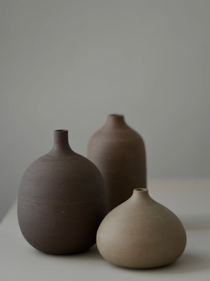 Dark Cocao Round Bud Vase