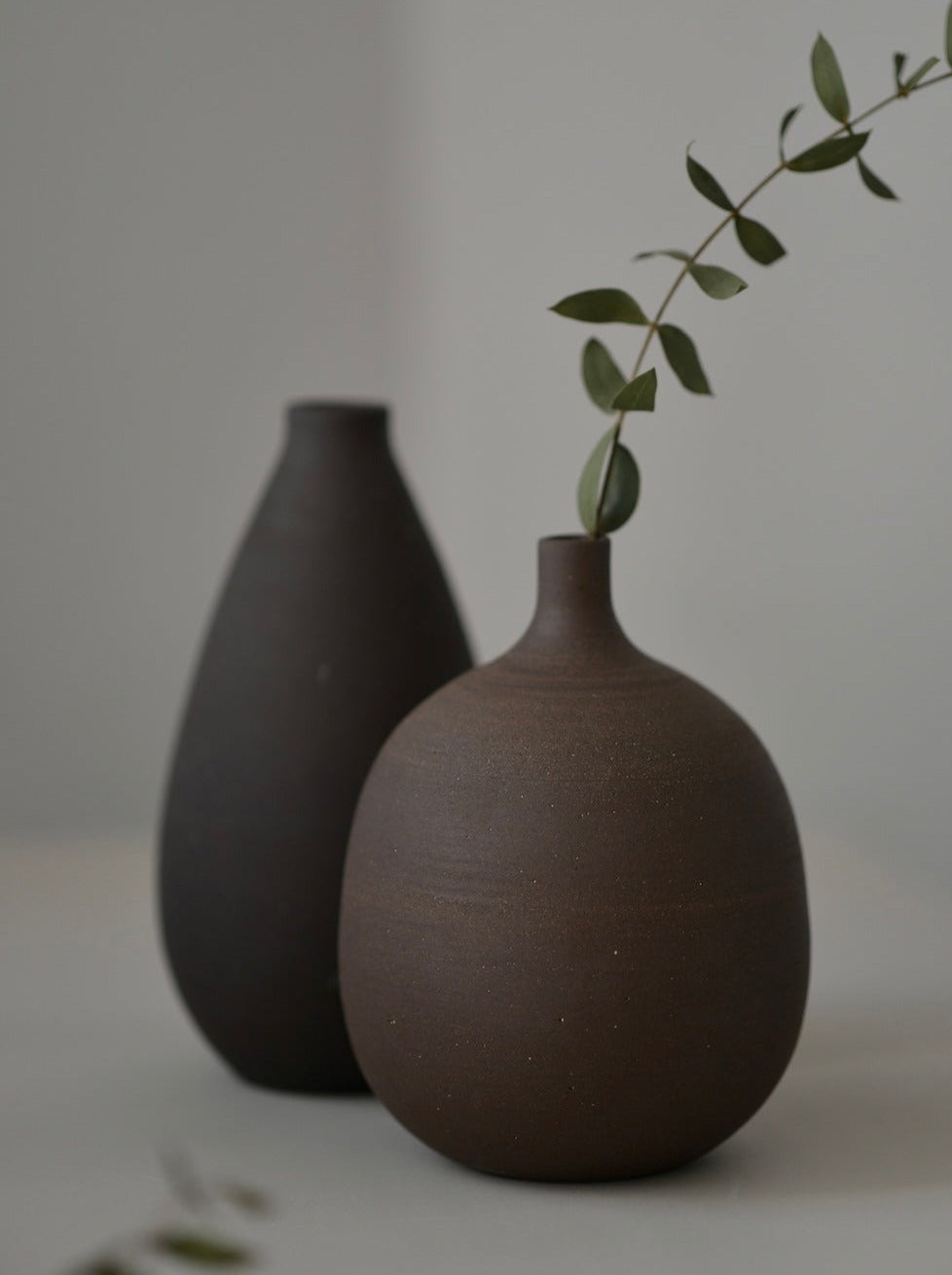 Dark Cocao Round Bud Vase