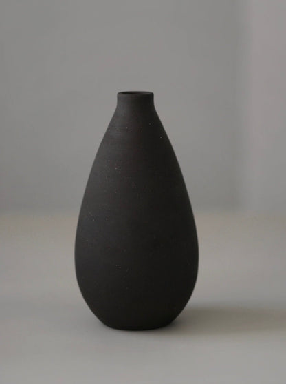 Dark Teardrop Bottle Vase