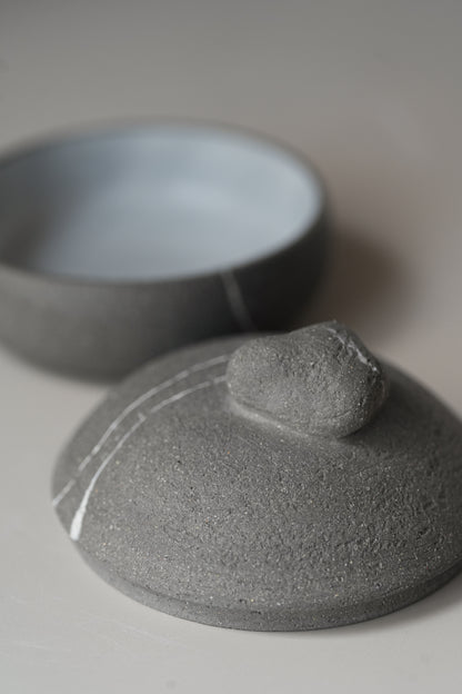 Stillness Pebble 038 / Dark Grey Box