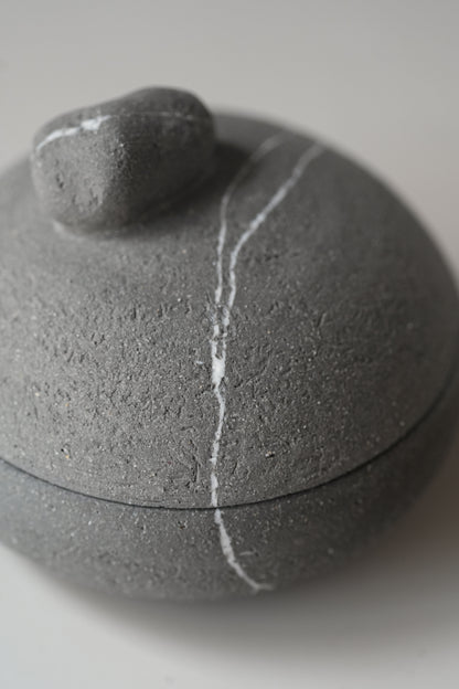 Stillness Pebble 038 / Dark Grey Box