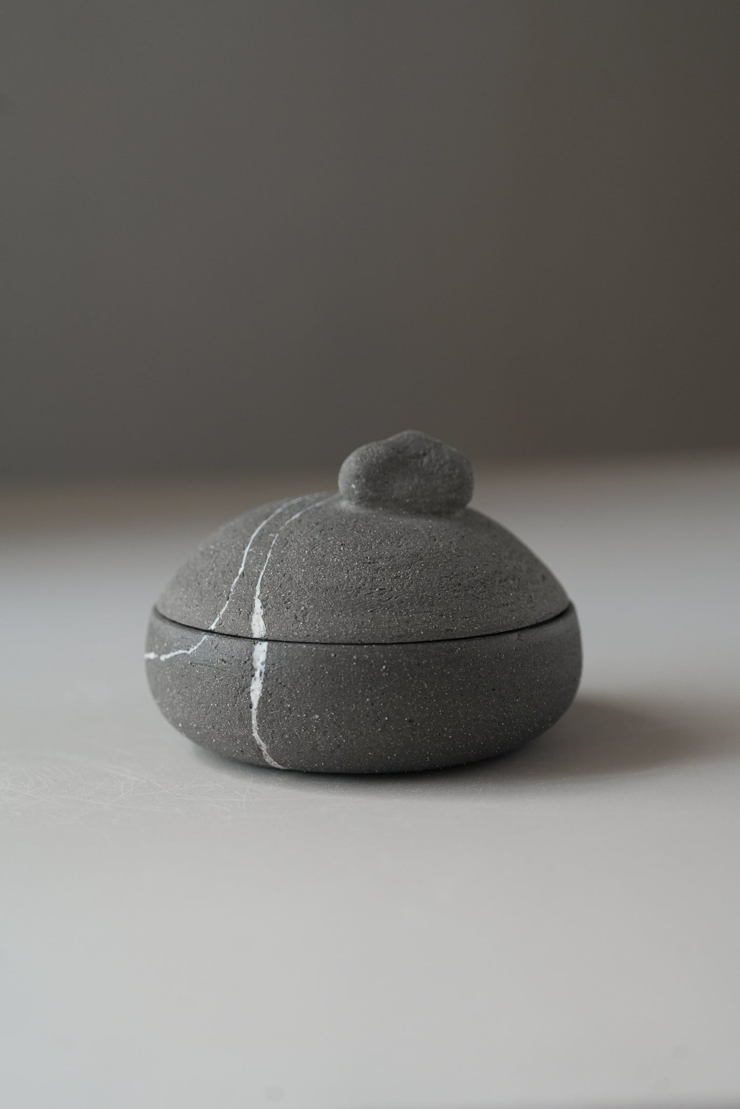 Stillness Pebble 038 / Dark Grey Box