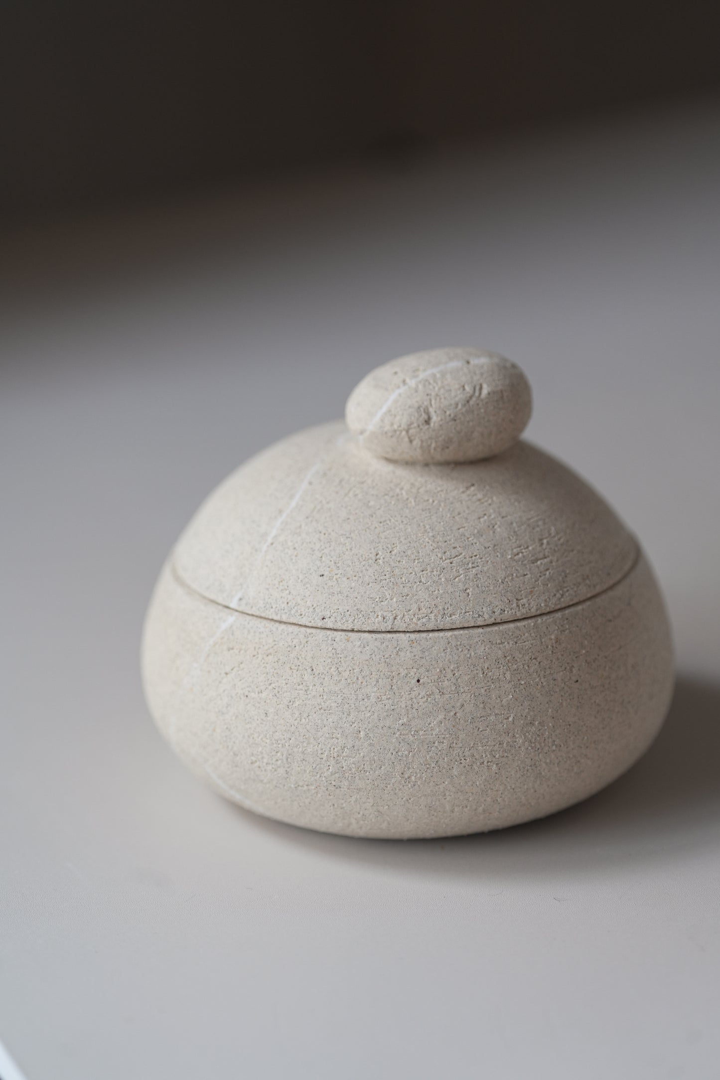 Stillness Pebble 035 / Beige Box
