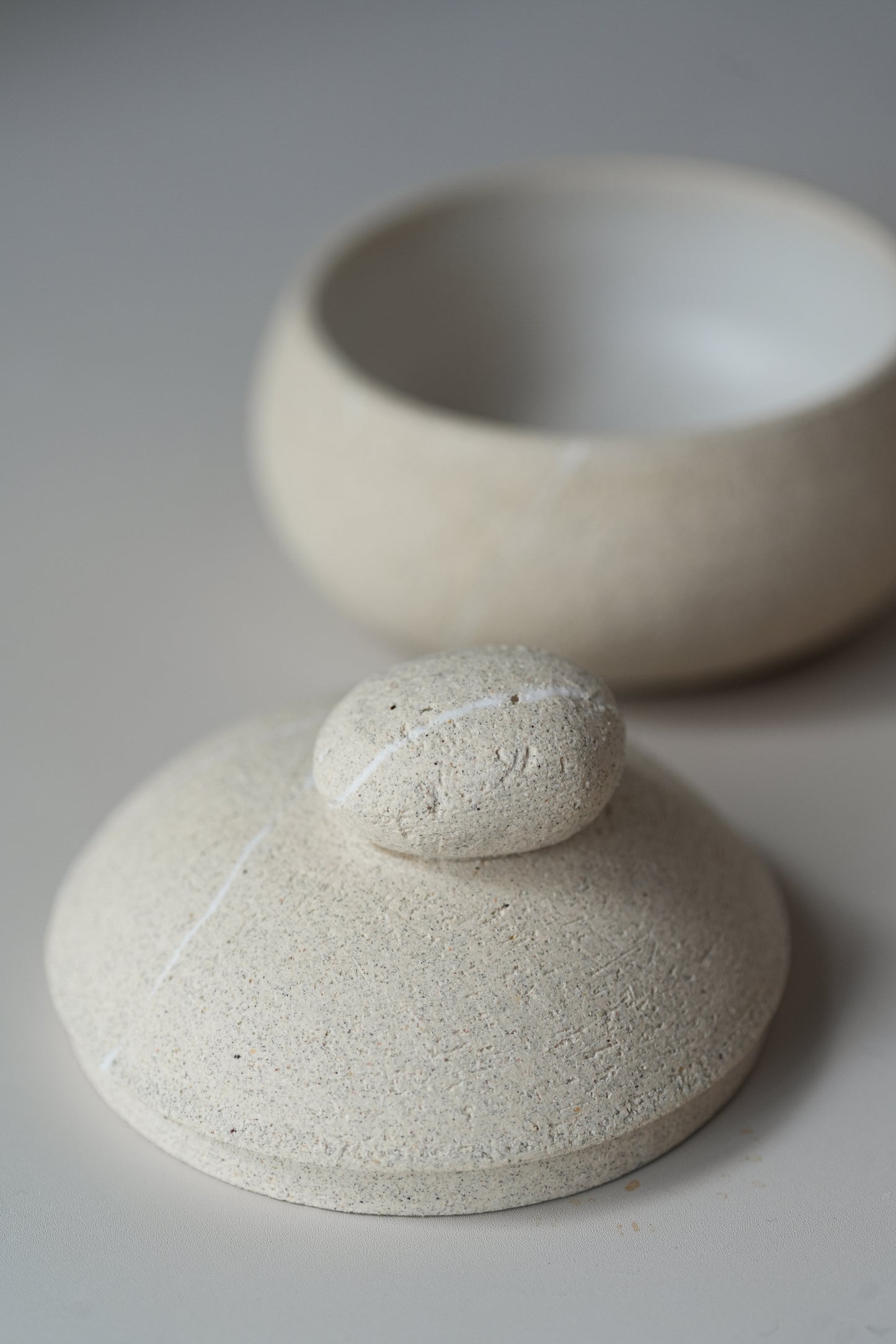 Stillness Pebble 035 / Beige Box