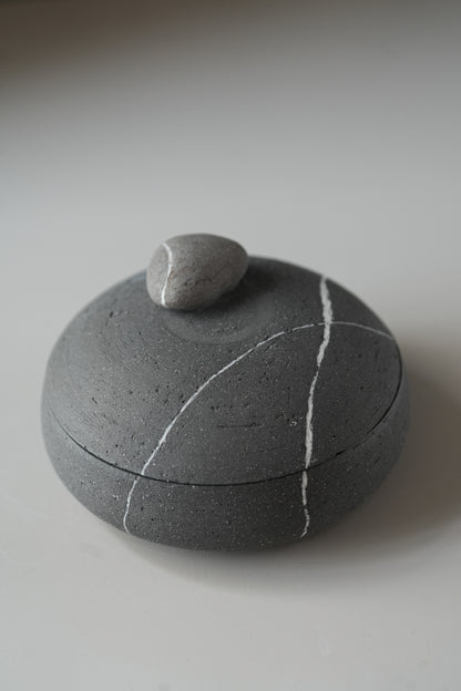 Stillness Pebble 034 / Dark Grey Box