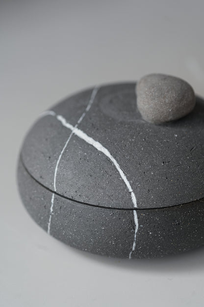 Stillness Pebble 034 / Dark Grey Box