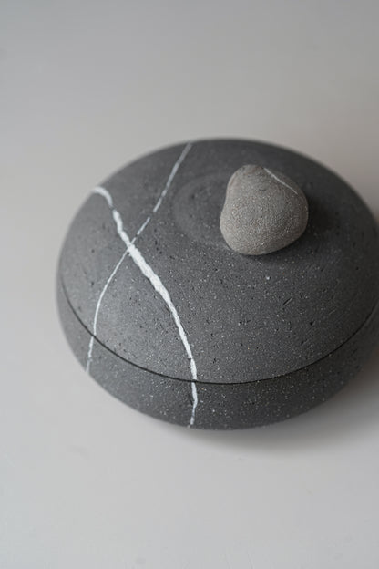 Stillness Pebble 034 / Dark Grey Box