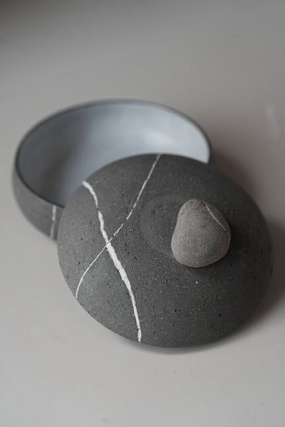 Stillness Pebble 034 / Dark Grey Box