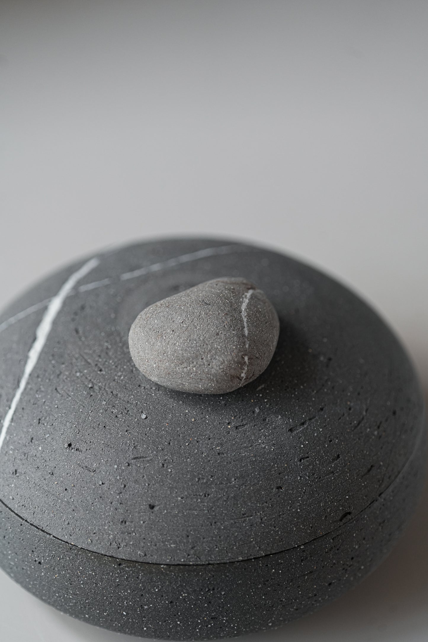 Stillness Pebble 034 / Dark Grey Box