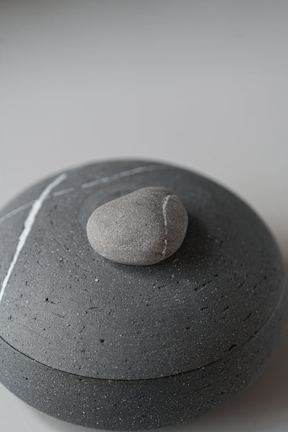 Stillness Pebble 034 / Dark Grey Box