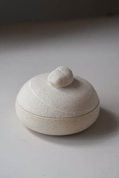 Stillness Pebble 033 / Beige Box