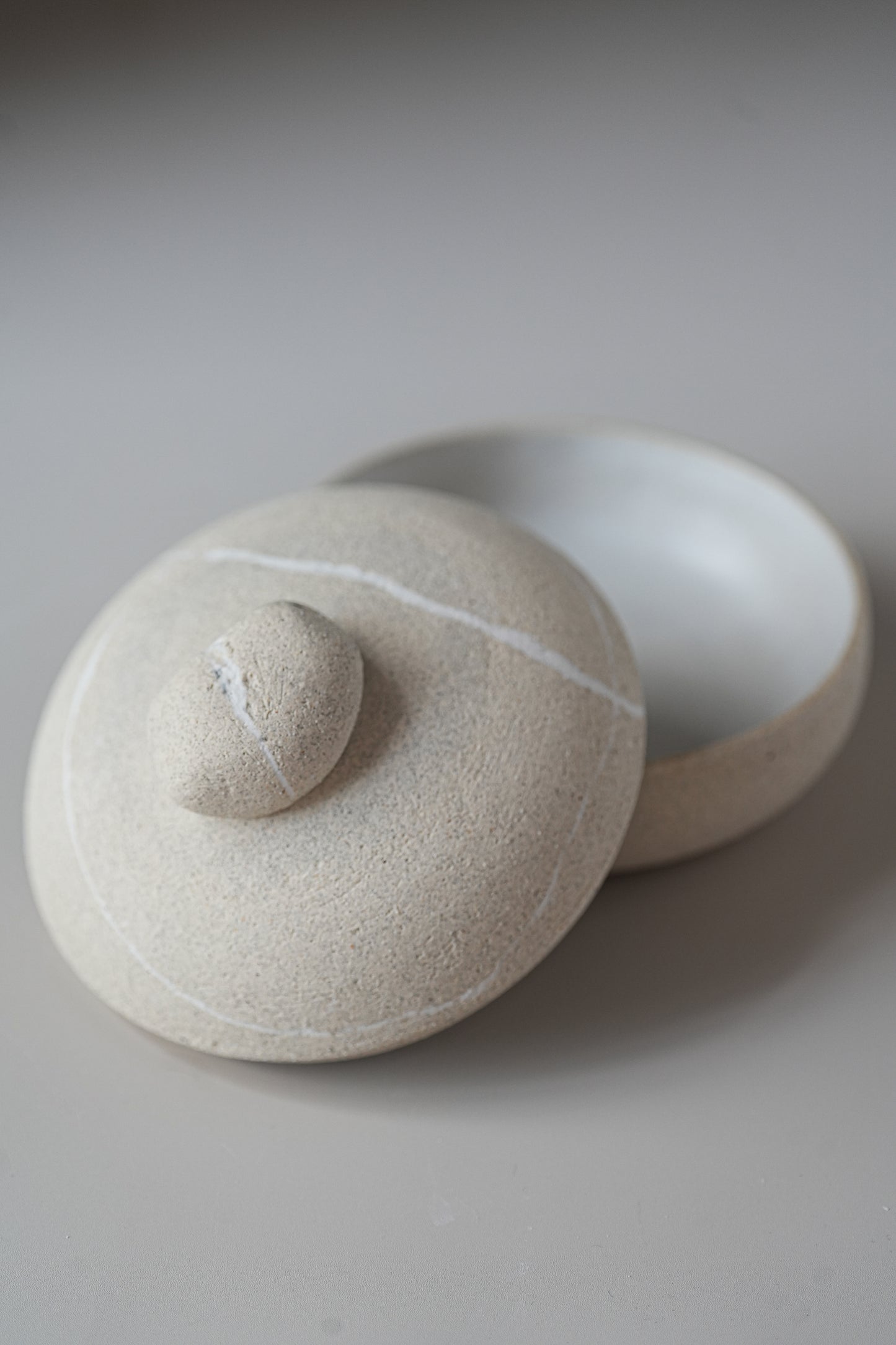 Stillness Pebble 033 / Beige Box