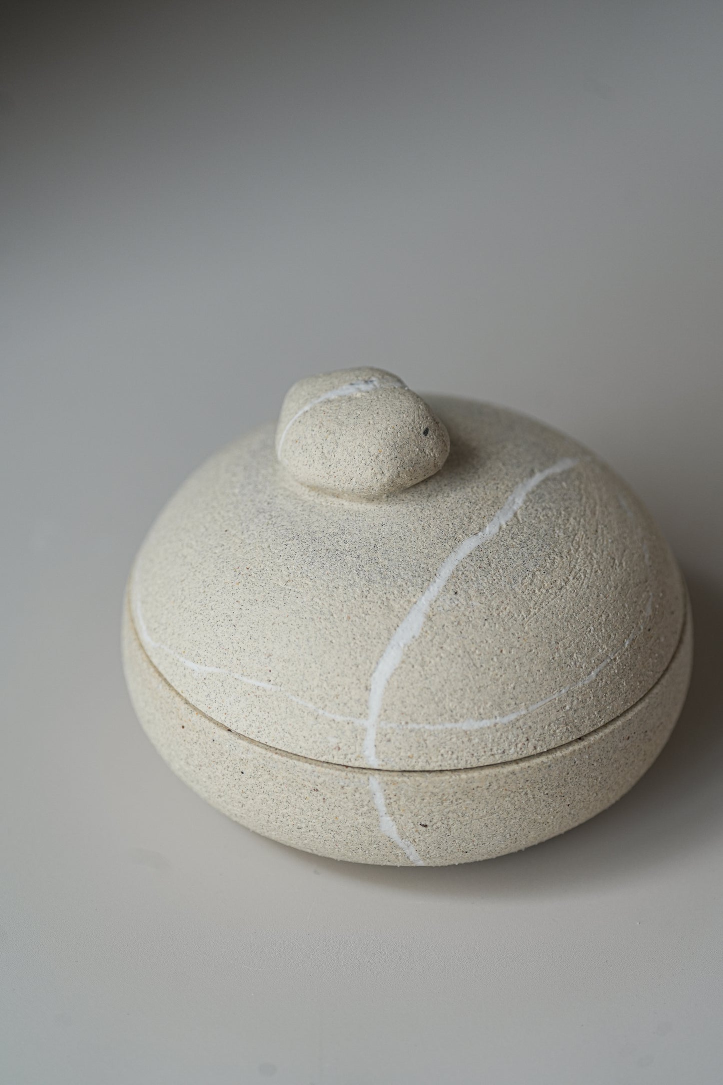 Stillness Pebble 033 / Beige Box