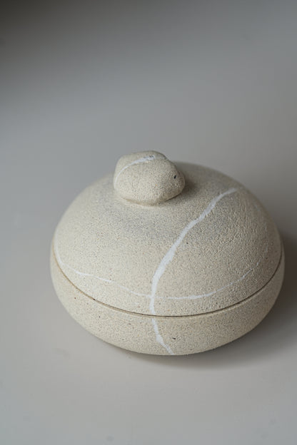 Stillness Pebble 033 / Beige Box